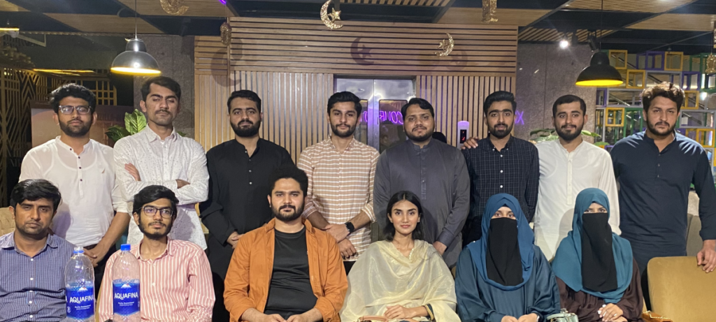 About 26 Group Photo Image